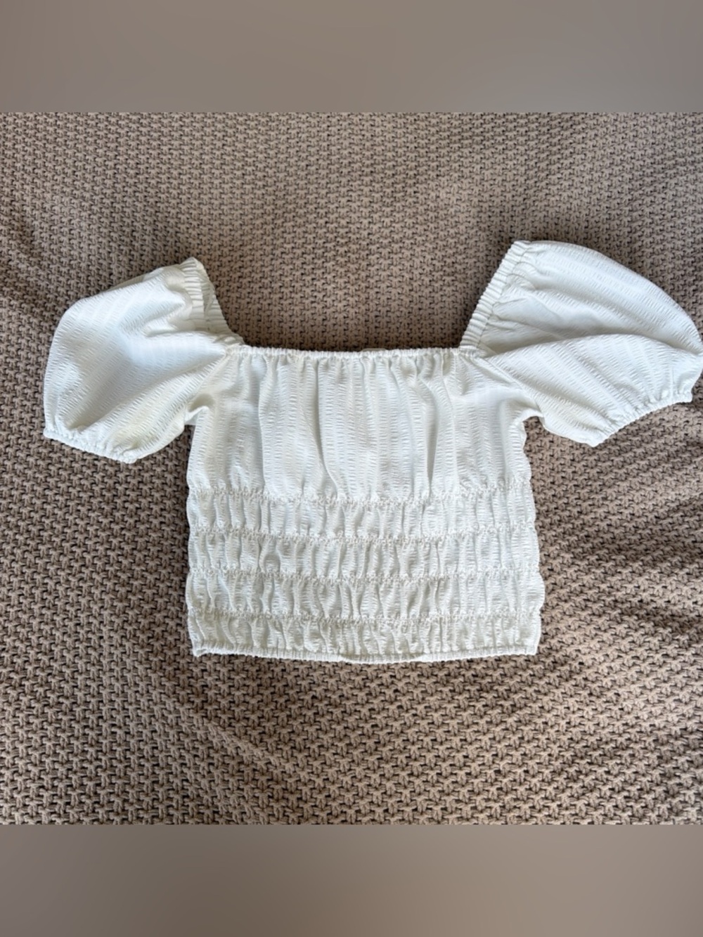 White Puffed Sleeve Top w Cinching